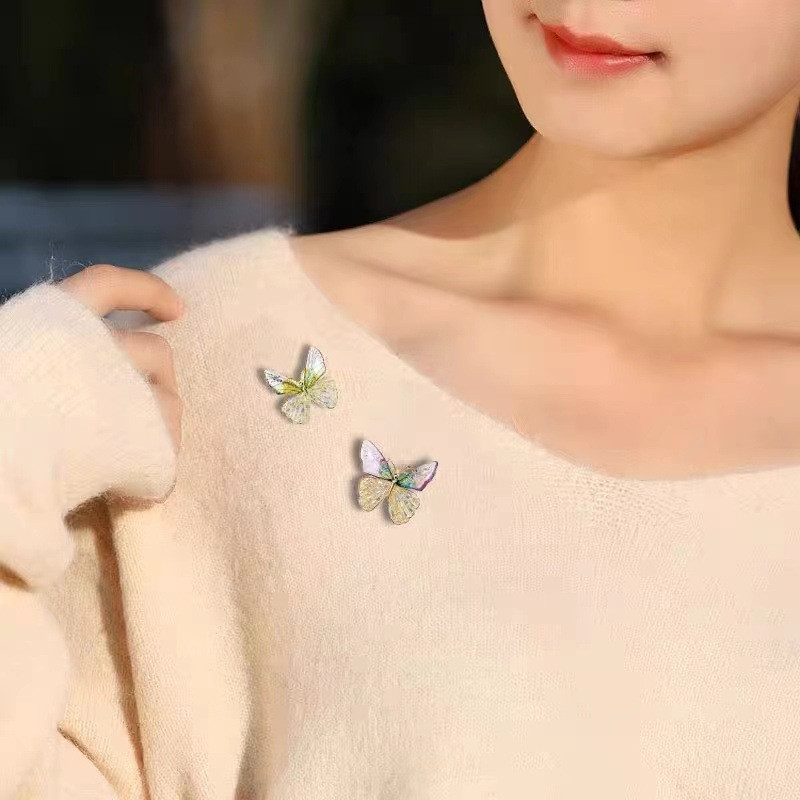 Roosilillede liblikas pärlitest prossid naistele võlu kivist reväärinõelad peo pulmakingitused riided naistele prossid hulgimüük