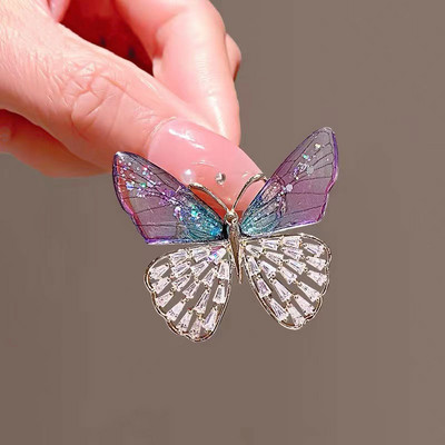 Pearl and Rhinestone Brooches For Women Fashion Pin Brooch Clothes Accessories Rose Butterfly Metal Pins Jewelry Wedding Gifts