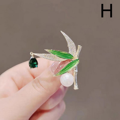 Брошки с перли и кристали за жени Модна игла Брошка Аксесоари за дрехи Роза Пеперуда Метални игли Бижута Сватбени подаръци