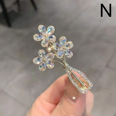 Брошки с перли и кристали за жени Модна игла Брошка Аксесоари за дрехи Роза Пеперуда Метални игли Бижута Сватбени подаръци