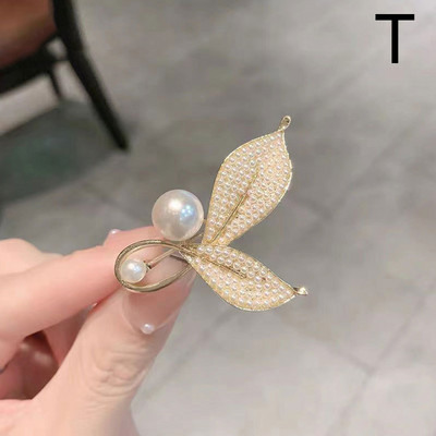Брошки с перли и кристали за жени Модна игла Брошка Аксесоари за дрехи Роза Пеперуда Метални игли Бижута Сватбени подаръци