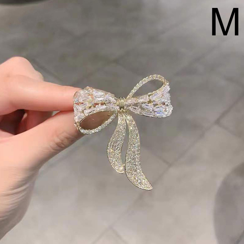 Брошки с перли и кристали за жени Модна игла Брошка Аксесоари за дрехи Роза Пеперуда Метални игли Бижута Сватбени подаръци