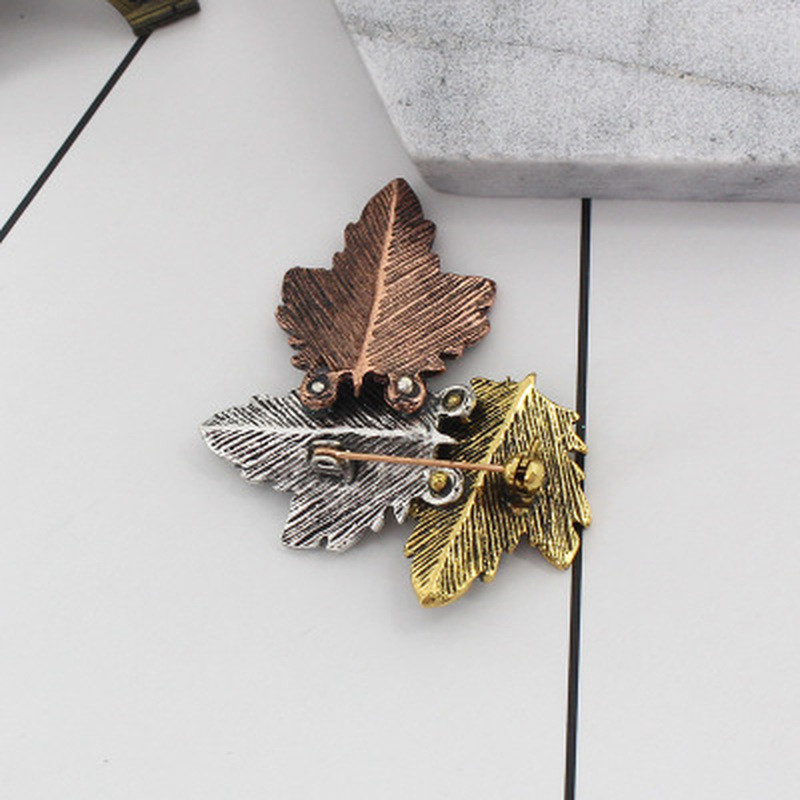 Vintage καρφίτσα με φύλλα σφενδάμου για γυναίκες Γοητευτική καρφίτσα Γυναικείο γιακά πέτο μεταλλική καρφίτσα μόδα κοσμήματα Δώρα Χριστουγεννιάτικη διακόσμηση
