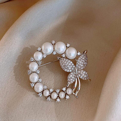 Γυναικείες καρφίτσες με κύκλο πολυτελείας με μαργαριτάρι και στρας Μοντέρνες κομψές καρφίτσες καρφίτσας πεταλούδας Κασκόλ Δώρα γάμου με πόρπη