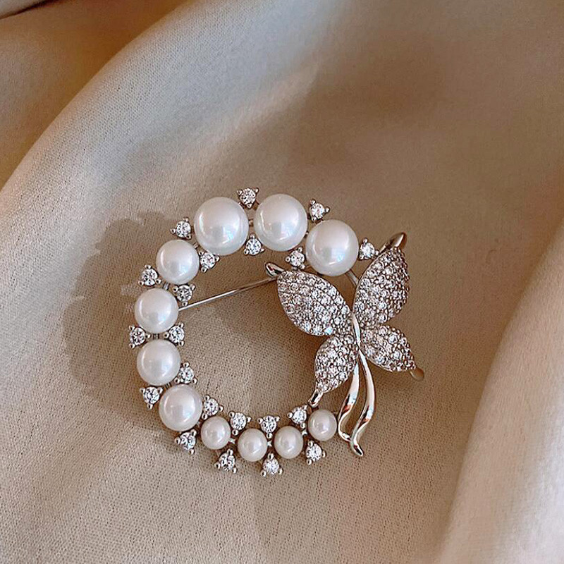 Γυναικείες καρφίτσες με κύκλο πολυτελείας με μαργαριτάρι και στρας Μοντέρνες κομψές καρφίτσες καρφίτσας πεταλούδας Κασκόλ Δώρα γάμου με πόρπη
