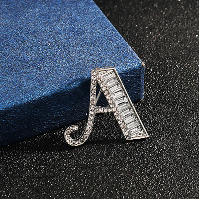 Novi inicijali A do Z 26 slova Igla Srebrna boja Kristalna engleska abeceda Muško odijelo Bedž Broš na rever Žene Muškarci Nakit za zabave