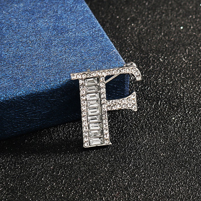 Novi inicijali A do Z 26 slova Igla Srebrna boja Kristalna engleska abeceda Muško odijelo Bedž Broš na rever Žene Muškarci Nakit za zabave