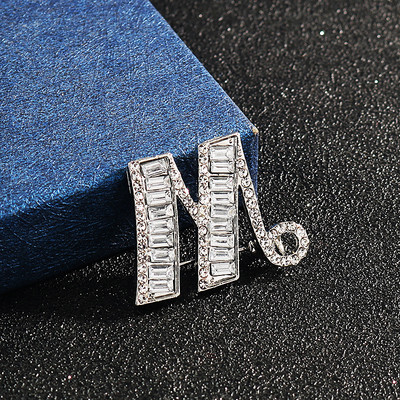 Novi inicijali A do Z 26 slova Igla Srebrna boja Kristalna engleska abeceda Muško odijelo Bedž Broš na rever Žene Muškarci Nakit za zabave