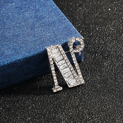 Novi inicijali A do Z 26 slova Igla Srebrna boja Kristalna engleska abeceda Muško odijelo Bedž Broš na rever Žene Muškarci Nakit za zabave