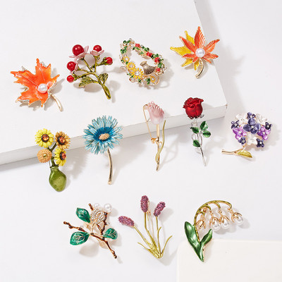 Broșă de perle cu frunze de flori de epocă Brose cu plante pentru femei Bijuterii de modă Accesorii pentru îmbrăcăminte de petrecere Insignă emailată cadou