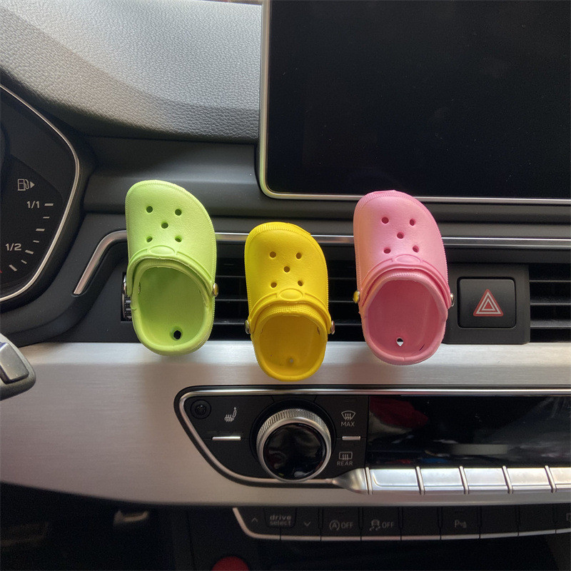 „Mini Crocs“ laikikliais su smilkalų akmenimis oro kondicionieriaus išleidimo angos apdaila salono priedaiautomobilių oro gaiviklis automobilių priedas