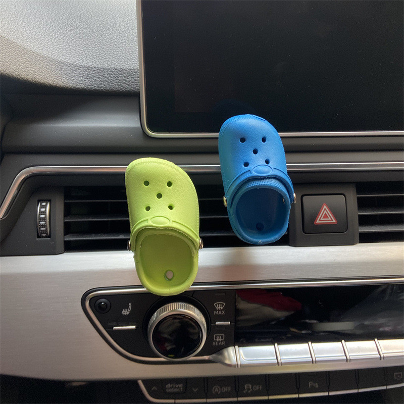 „Mini Crocs“ laikikliais su smilkalų akmenimis oro kondicionieriaus išleidimo angos apdaila salono priedaiautomobilių oro gaiviklis automobilių priedas