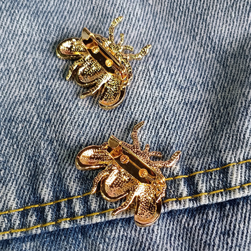 Maza mārīte sakta Kristāla Rhinestones Metāla piespraudes sievietēm Meitenes Kukaiņi Mārītes nozīmītes Piespraudes Rotaslietas Bankets Ziemassvētku dāvana