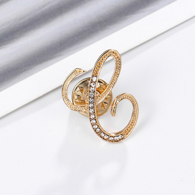 Uued Rhinestone`i kristallist prossid kullavärvi 26 inglise kirjaga revääridega särk Kleit rinnamärk Moeehted naistele Aksessuaarid