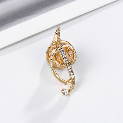 Uued Rhinestone`i kristallist prossid kullavärvi 26 inglise kirjaga revääridega särk Kleit rinnamärk Moeehted naistele Aksessuaarid