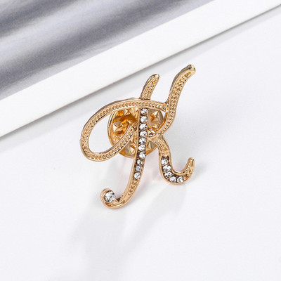 Uued Rhinestone`i kristallist prossid kullavärvi 26 inglise kirjaga revääridega särk Kleit rinnamärk Moeehted naistele Aksessuaarid