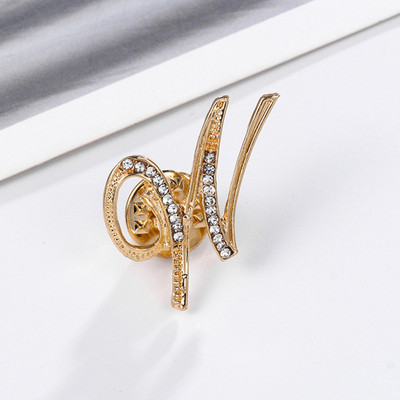 Uued Rhinestone`i kristallist prossid kullavärvi 26 inglise kirjaga revääridega särk Kleit rinnamärk Moeehted naistele Aksessuaarid