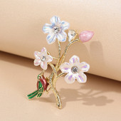 Novi prirodni broševi u obliku cvijeta šljive Igle za žene Vintage biserni cvijet igle za revere Značka sa vještačkim dijamantom Kaput Vjenčani nakit Pokloni