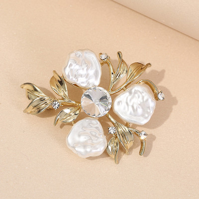 Novi prirodni broševi u obliku cvijeta šljive Igle za žene Vintage biserni cvijet igle za revere Značka sa vještačkim dijamantom Kaput Vjenčani nakit Pokloni