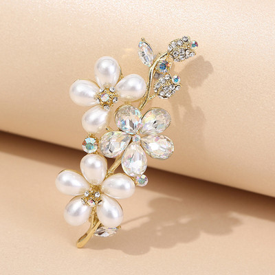 Novi prirodni broševi u obliku cvijeta šljive Igle za žene Vintage biserni cvijet igle za revere Značka sa vještačkim dijamantom Kaput Vjenčani nakit Pokloni