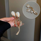 Kalnų krištolinė sagė su tulpėmis gėlėmis Moterims Perlų gėlių augalų kostiumo segtukai Madingi drabužiai Vestuviniai papuošalai Aksesuarai Aukšta kokybė