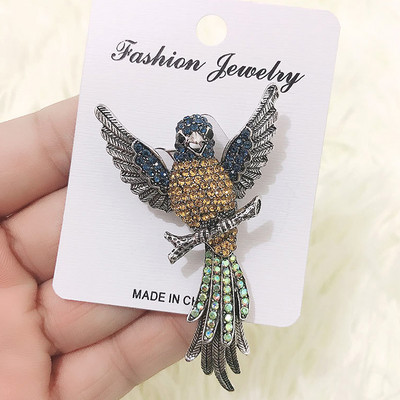 Naujos Kalnų krištolinio kolibrio segės moterims Animal Bird Metal Pin Sagtis Korsas Madingi aksesuarai Paltai Vakarėlio papuošalai