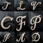 Νέα προσομοίωση μαργαριταρένιων γραμμάτων αρχική καρφίτσα πολυτελή κοσμήματα παλτό καρφίτσες πέτο Σήματα ζακέτα Κασκόλ πόρπη Δώρα Γυναικεία αξεσουάρ