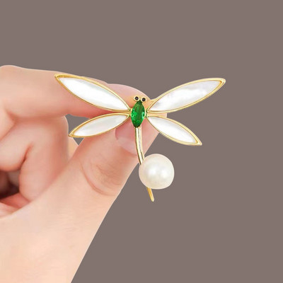 Νέο Flower Butterfly Pearl καρφίτσες για γυναίκες Charm Rhinestone καρφίτσα καρφίτσα πέτο Ρούχα γάμου Γυναικεία καρφίτσα Χονδρική