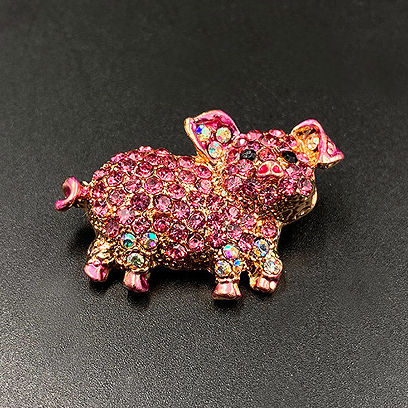 2023 m. naujos kiaulės gyvūnų sagės moterims Kalnų krištolas, mielos segės Blizgančios krištolinės sagės Korsažas mergaičių suknelės papuošalai