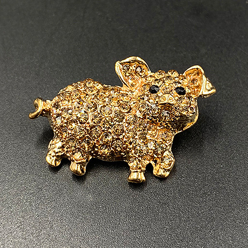 2023 m. naujos kiaulės gyvūnų sagės moterims Kalnų krištolas, mielos segės Blizgančios krištolinės sagės Korsažas mergaičių suknelės papuošalai