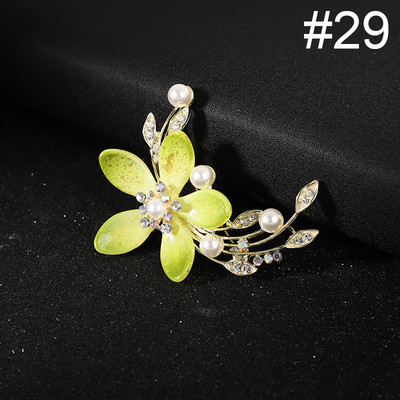 Uus kristallkivist pärlitest lilleprossid, nööpnõelad, elegantsed naiste, tüdrukute pross, mantel, kleit, ülikond, korsa, riided, aksessuaarid