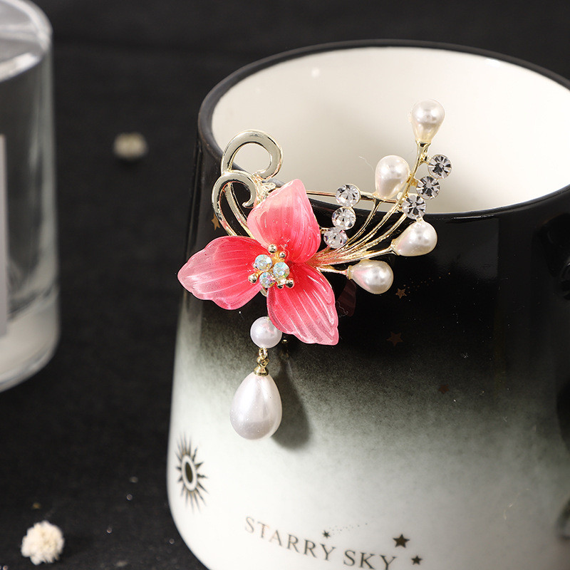 Uus kristallkivist pärlitest lilleprossid, nööpnõelad, elegantsed naiste, tüdrukute pross, mantel, kleit, ülikond, korsa, riided, aksessuaarid