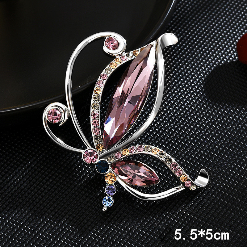 Izravna tvornička prodaja Elegantni kristalni broš u korejskom stilu Poklon, modni dodaci od legure Ženski korzaž s leptirima