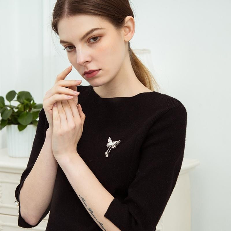 Madinga pažangi Kalnų krištolinio akmens pakabukas, moteriškas paltas, elegantiškas sagės papuošalas