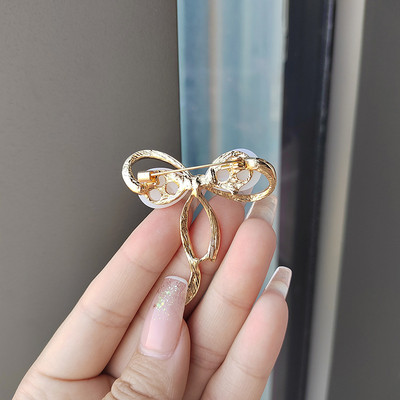 Lihtsad elegantsed kiviprossid naistele Luksuslik disainer kullavärvi liblikas pross, ehted peokingitused pulmadeks