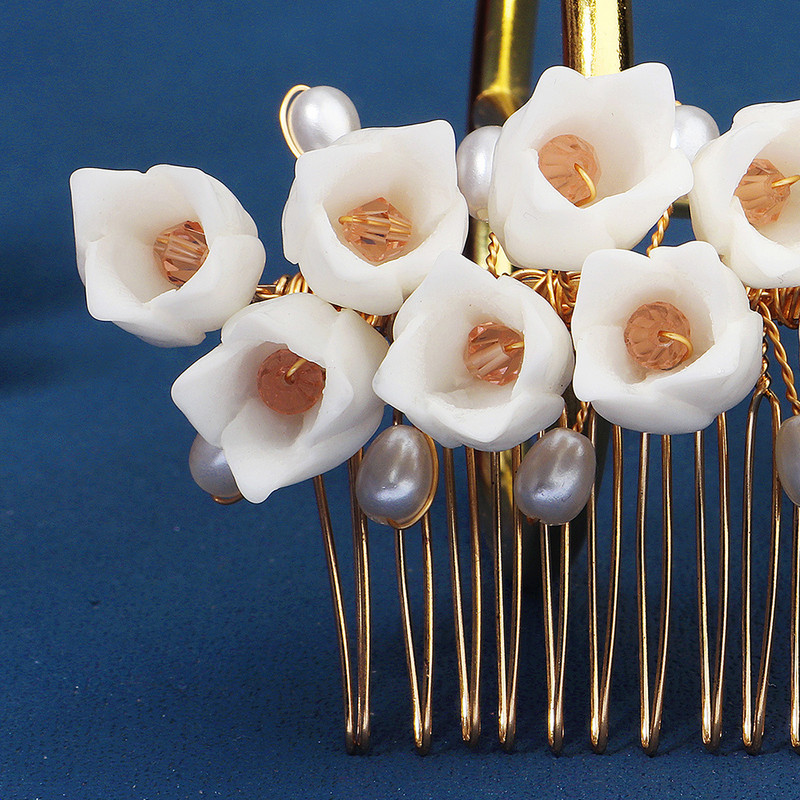 Češalj za kosu s bijelim cvijetom Nakit za žene Kristalno zlatna ukosnica Umetak za djevojke Bočna igla Modni vjenčani ukras za kosu