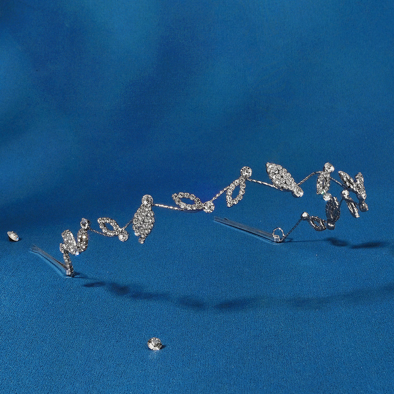 Pulmapael Pruudi Tiaras Juukserõngas Naistele Hõbedase värviga kristallist juuksenõela krooniga juuksekaunistusega ehted tasuta kohaletoimetamine