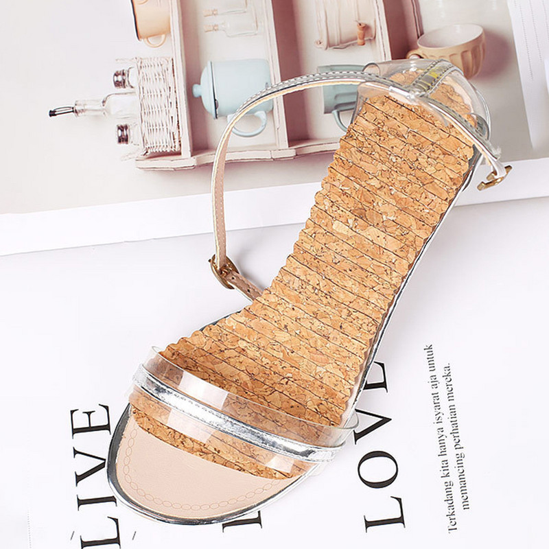 Poole suurusega padi, sisetaldadeta kõrged kontsad, isekleepuvad jalanõud, korgist kingad