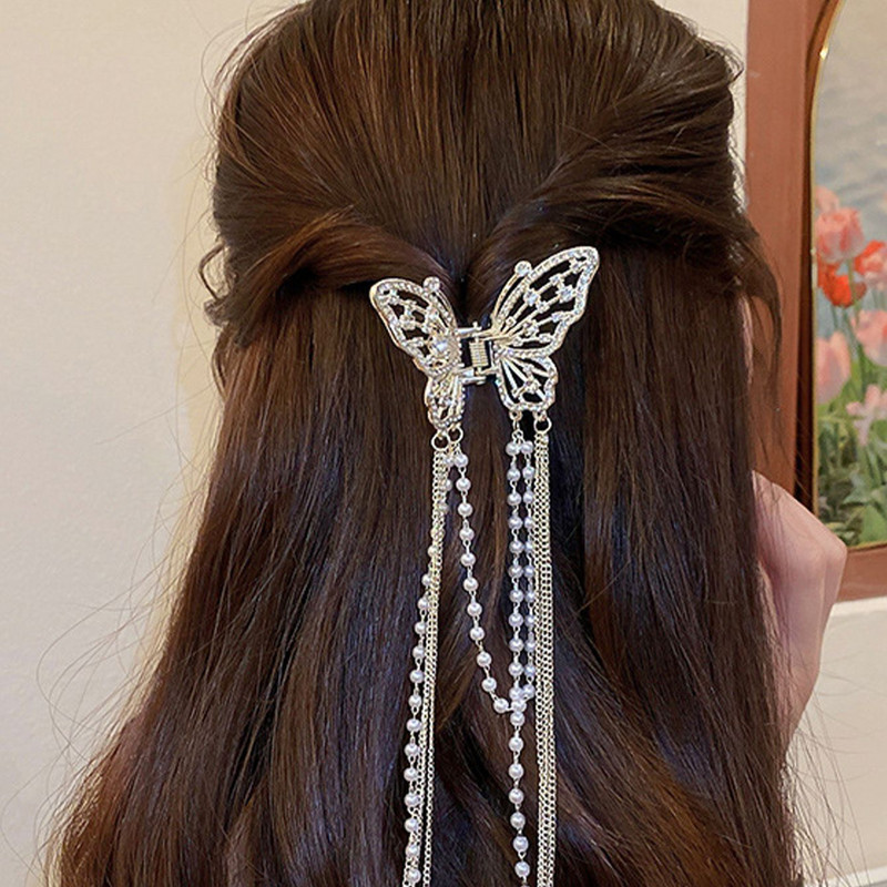 Fejlett pillangós hajcsat, nyári hátsó fej, félig kötött haj temperamentuma, szuper hosszú strasszos bojtos markolat klip, ő