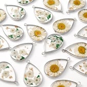 2 tk vesipiiska pressitud looduslik karikakra kuivatatud õie kroonlehtede vaigud nartsisside hibiskiõie lehtede ripats ehete valmistamiseks