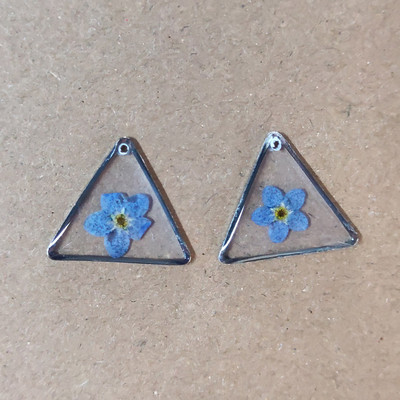 2 tk vesipiiska pressitud looduslik karikakra kuivatatud õie kroonlehtede vaigud nartsisside hibiskiõie lehtede ripats ehete valmistamiseks