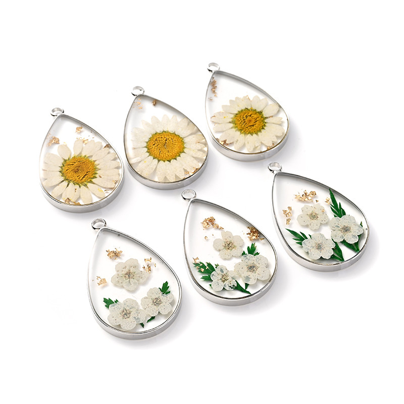 2 tk vesipiiska pressitud looduslik karikakra kuivatatud õie kroonlehtede vaigud nartsisside hibiskiõie lehtede ripats ehete valmistamiseks