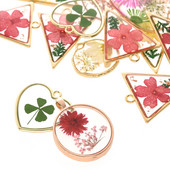 2 tk Creative Plated Värske tõeline kuivatatud lille Vaigu võlusid Daisy Hibiscus Kroonlehed Õis Epoxy Ripats Ehete Valmistamiseks Kõrvarõngas