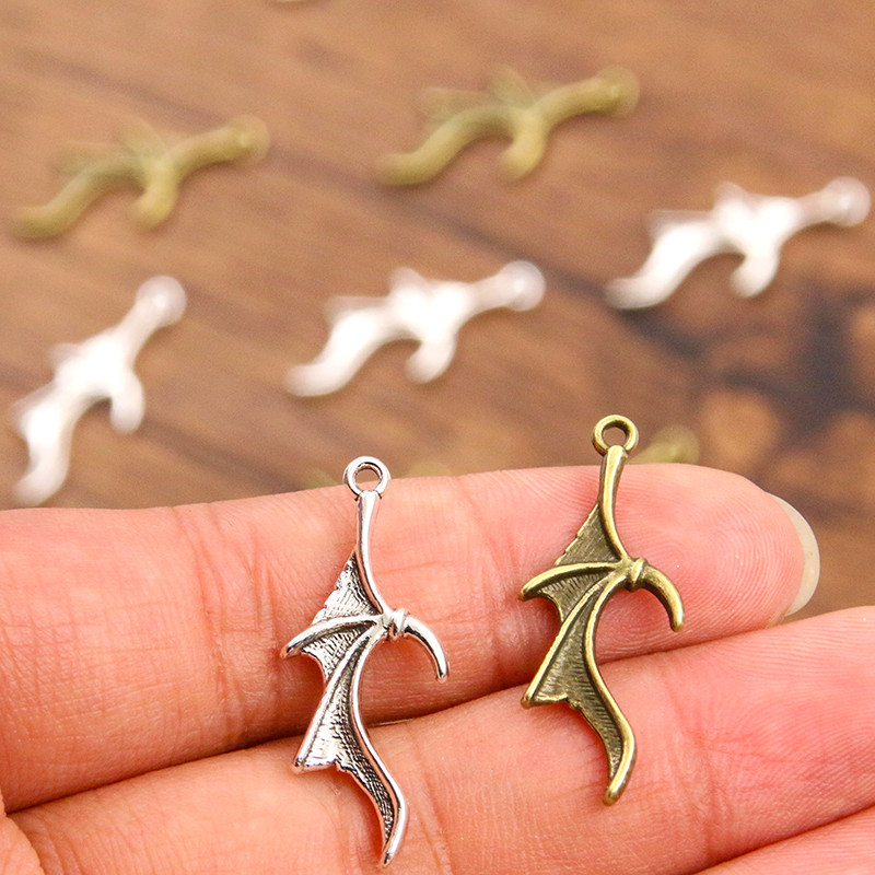 30 tk 13 * 31 mm 2 värvi hulgimüük nahkhiire amuletid Loomade ripatsid Käsitsi valmistatud kaunistus vanaaegne isetegemise ehete leidmine