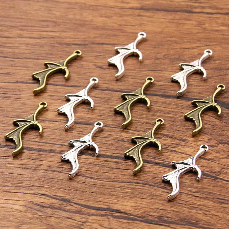 30 tk 13 * 31 mm 2 värvi hulgimüük nahkhiire amuletid Loomade ripatsid Käsitsi valmistatud kaunistus vanaaegne isetegemise ehete leidmine