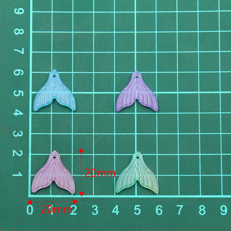 20tk 20*20mm 4värviline gradient kalasaba vaigust kõrvarõngas võlusid isetegemise leiud 3D telefoni võtmehoidja käevõrud ripats ehete valmistamiseks
