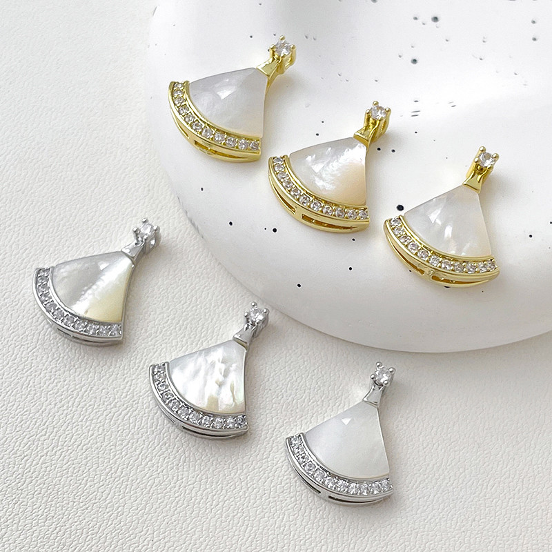 1kom Bakrena pozlaćena lepeza s cirkonijem Mali bijeli Fritilla privjesak Mala lepeza Diy Ručno izrađeni nakit Narukvica Ogrlica Privjesci