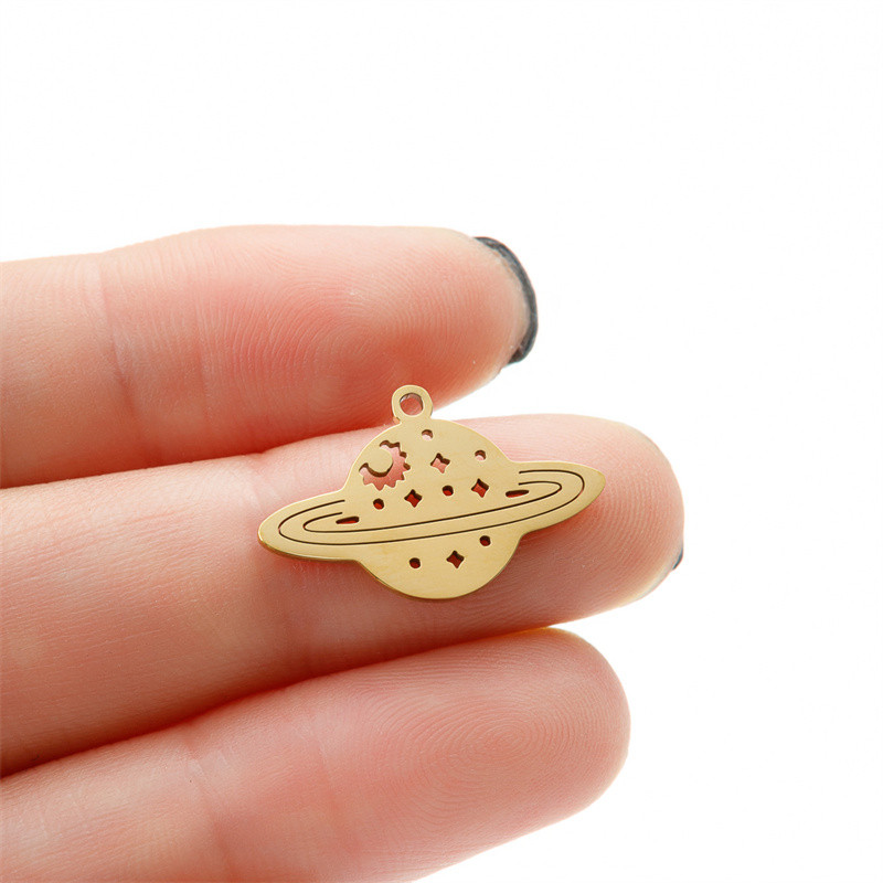 Täht ja päike Saturn roostevabast terasest ripats võlusid ehtelooming naistele isetehtud võlu käevõru kaasaegne kaunistus nipsasju