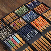 5 poros bambukinių lazdelių buitinės ilgos lazdelės neslystančios stalo indų lazdelės Įvairių spalvų medinių lazdelių rinkinys