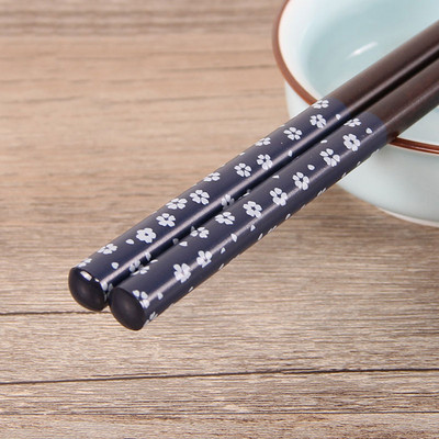 Rankų darbo japoniško stiliaus natūralūs mediniai lazdelės sušių daugkartinio naudojimo maisto lazdelės japoniškos / korėjietiškos maisto gaminimo lazdelės